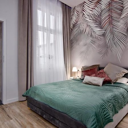 Apartament Bialy Z Jacuzzi Cracóvia Exterior foto